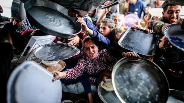 İşgalci İsrail, Gazzede ablukayı kullanarak ekonomik çöküşü ve insani krizi derinleştiriyor