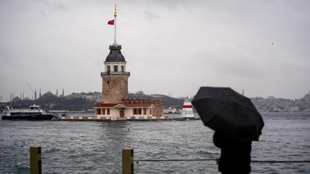 İstanbul'da sağanak yağış ve dolu etkili oldu
