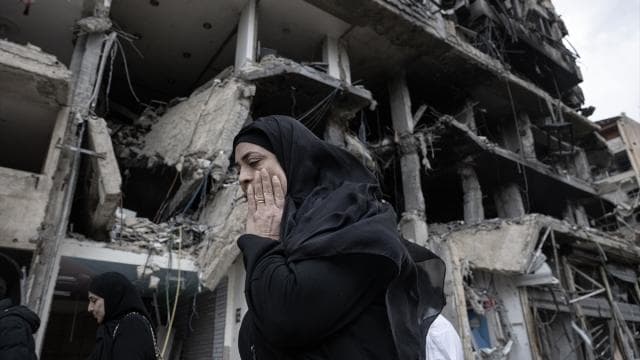 İşgalci İsrail'in ateşkese rağmen Lübnan'ın güneyine düzenlediği saldırılarda can kaybı 15'e çıktı