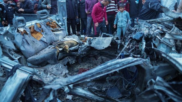 Katil İsrail'in Gazze Şeridi'ne saldırılarında can kaybı 72 bin 585'e yükseldi