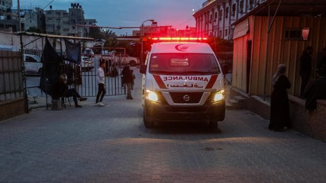 Katil İsrailin Gazzeye saldırısında ikizlere hamile anne ve 2 çocuğu hayatını kaybetti