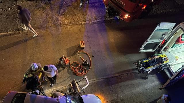 Hatay'da iki otomobilin çarpışması sonucu 2'si ağır 7 kişi yaralandı