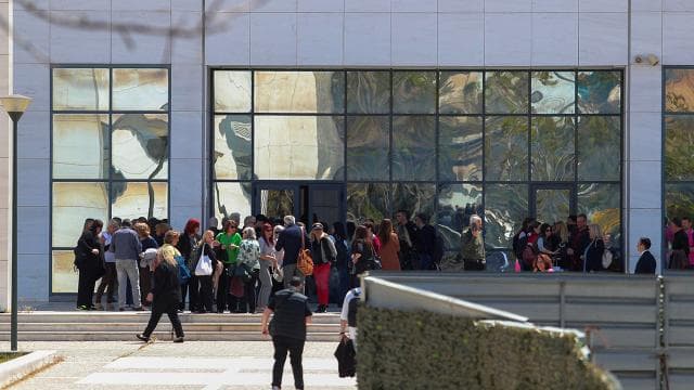 Yunanistan'da emeklilik davasını kaybeden 89 yaşındaki adamdan katliam girişimi