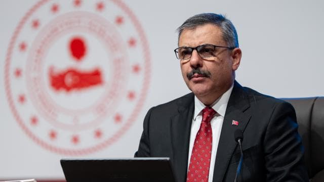 Bakan Çiftçi, subay ve astsubay adaylarıyla buluştu