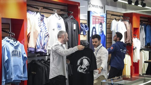 TSKGV bünyesindeki Vakıf Mağaza, elde ettiği gelirle savunmaya katkı sağlıyor