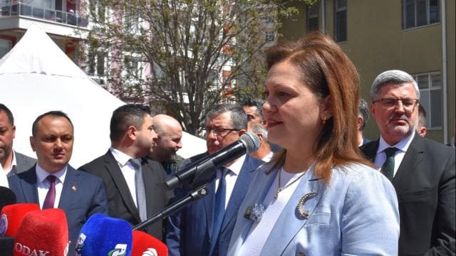 Köksal, AK Parti'ye katıldıktan sonra Afyonkarahisar'da karşılandı