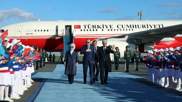 Cumhurbaşkanı Erdoğan Kazakistan ziyaretini tamamladı