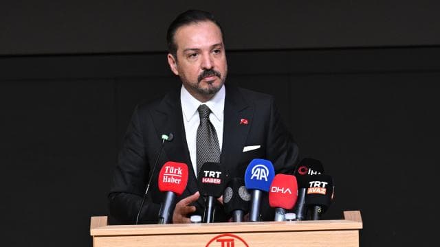 Kürşad Zorlu: Türk dili 86 milyon vatandaşın birliğini simgeliyor