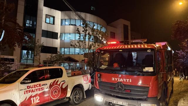 Düzcede huzurevinde yangın çıktı, 54 kişi tahliye edildi