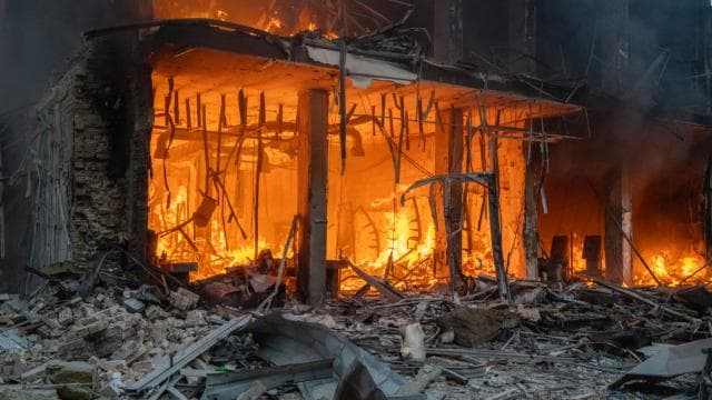 Rusya'nın Ukrayna'ya hava saldırısında beş kişi hayatını kaybetti