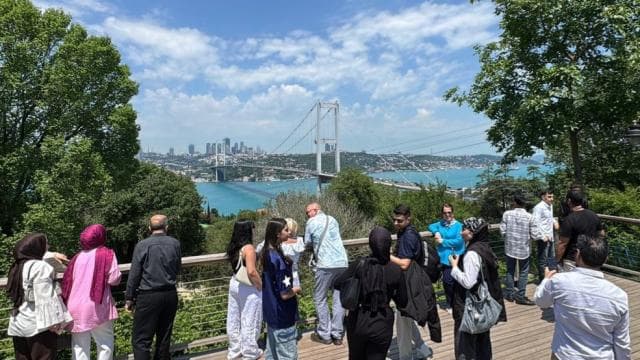 İstanbullular bayramda sahillere ve millet bahçelerine akın etti