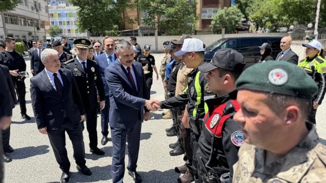 İçişleri Bakanı Çiftçi, emniyet ve jandarma ile bayramlaştı