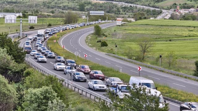 Kurban Bayramı sonrası yollarda yoğunluk artıyor