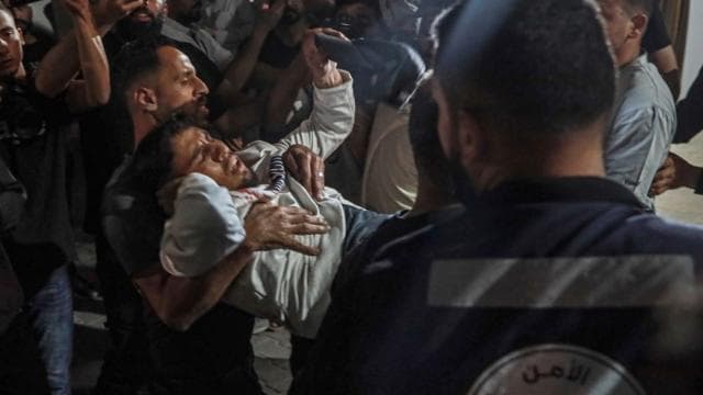 İsrail'in Gazze'ye düzenlediği saldırıda 10 Filistinli yaralandı