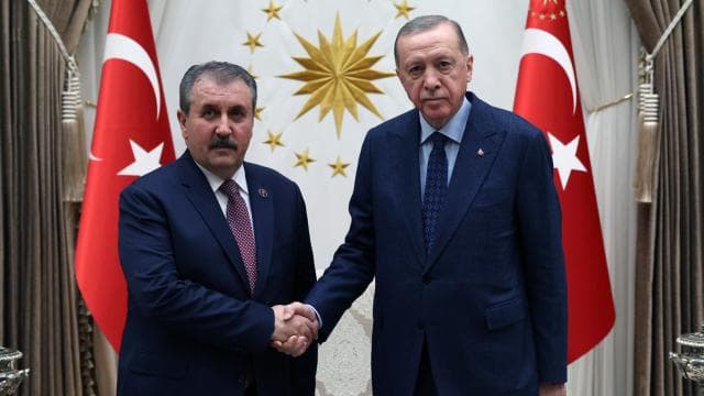 Cumhurbaşkanı Erdoğan, Mustafa Destici'yi tebrik etti