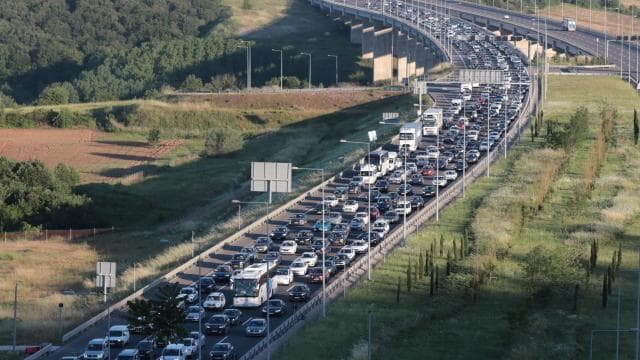 Bayramda otoyol ve köprülerden 29 milyon araç geçti