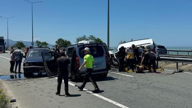 Ters yöne giren sürücü kaza yaptı: 2 ölü, 3 yaralı