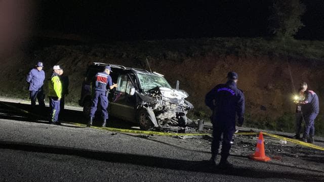 Sivas'ta trafik kazasında 3 kişi öldü, 2 kişi yaralandı