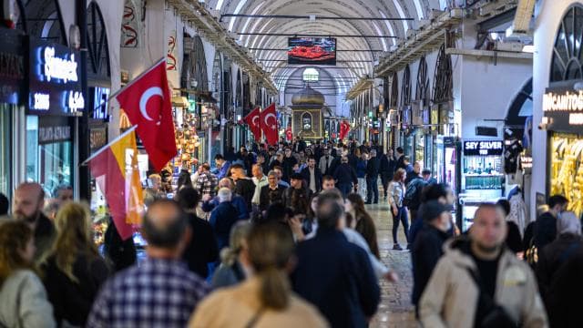 Kapalıçarşı günlük 400 bin ziyaretçi ağırlıyor