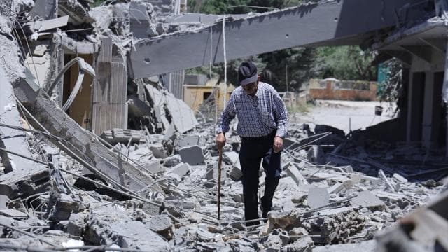 İsrail'in Lübnan'a saldırılarında ölenlerin sayısı 3 bin 912'ye ulaştı