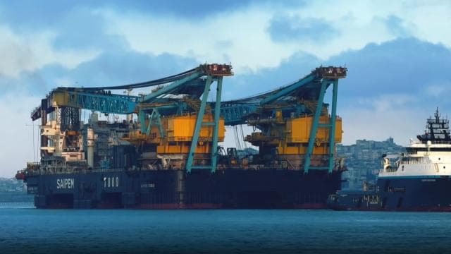 Saipem 7000 vinç gemisi İstanbul Boğazı'na girdi