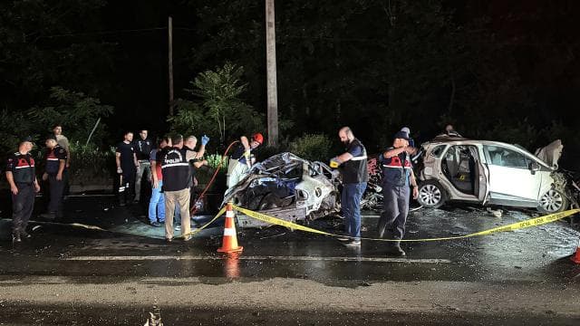 Rize'de zincirleme trafik kazasında 3 kişi öldü, 5 kişi yaralandı