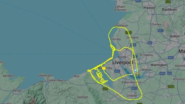 Pilot, uçuş sırasında gökyüzüne 'sıkıldım' yazdı ve izne çıkarıldı