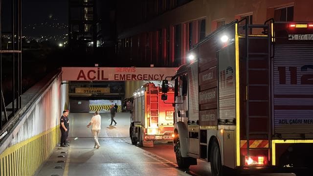 Kocaeli'de özel hastanede yoğun bakımda yangın: 2 kişi dumandan etkilendi