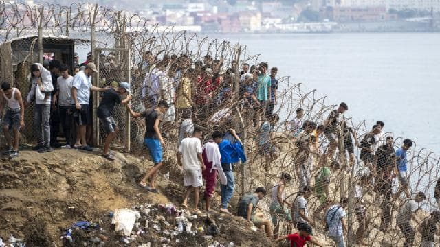 Fas'a dönen 53 bin düzensiz göçmen İspanya'dan ayrıldı