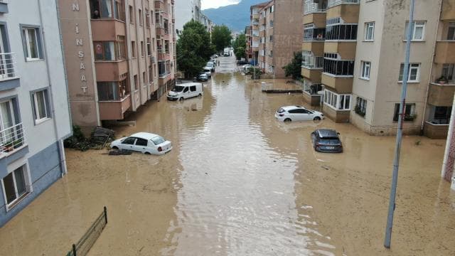 Kastamonu'daki sel mağdurlarına 5 milyon lira yardım sağlandı