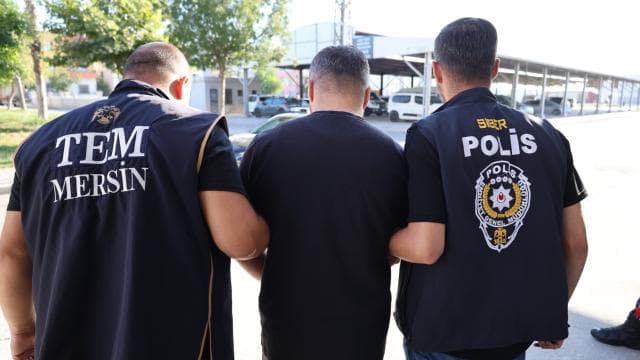 Mersin'de 11 ilde yasa dışı bahis operasyonu: 67 kişi gözaltında