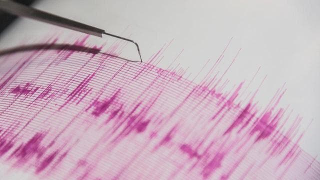 Endonezya'da 7,7 büyüklüğünde deprem meydana geldi