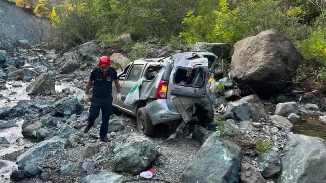 Osmaniye'de otomobil uçuruma düştü: 1 ölü, 1 ağır yaralı