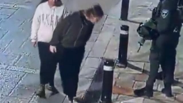 Doğu Kudüs'teki Ermeni Kilisesi'ne fanatik bir Yahudi kadın tükürdü