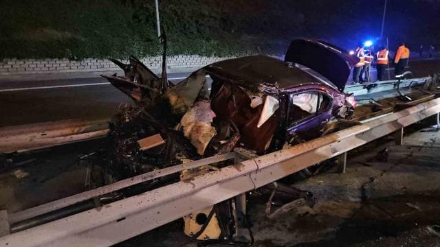 Kağıthane'de otomobil ve taksi çarpıştı: 1 ölü, 2 yaralı
