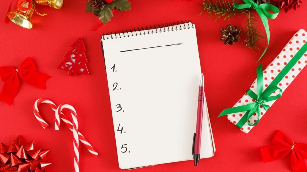 Mavinin kıyısında yeni yıl muhasebesi