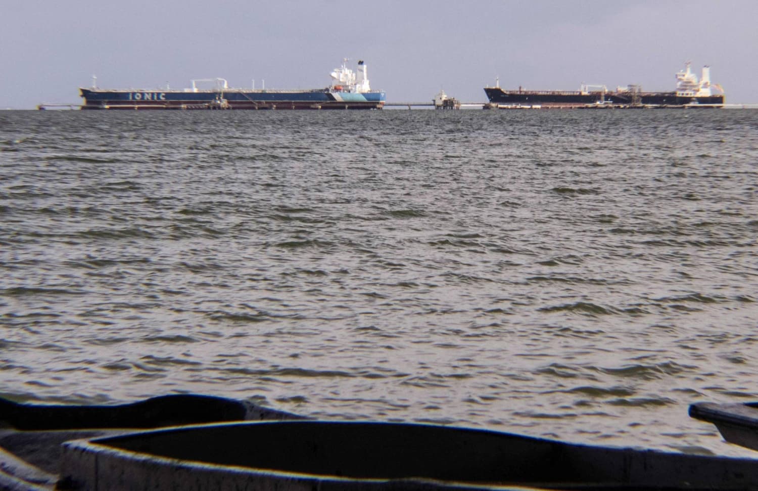 U.S. files for warrants to seize more Venezuela-linked oil tankers: sources