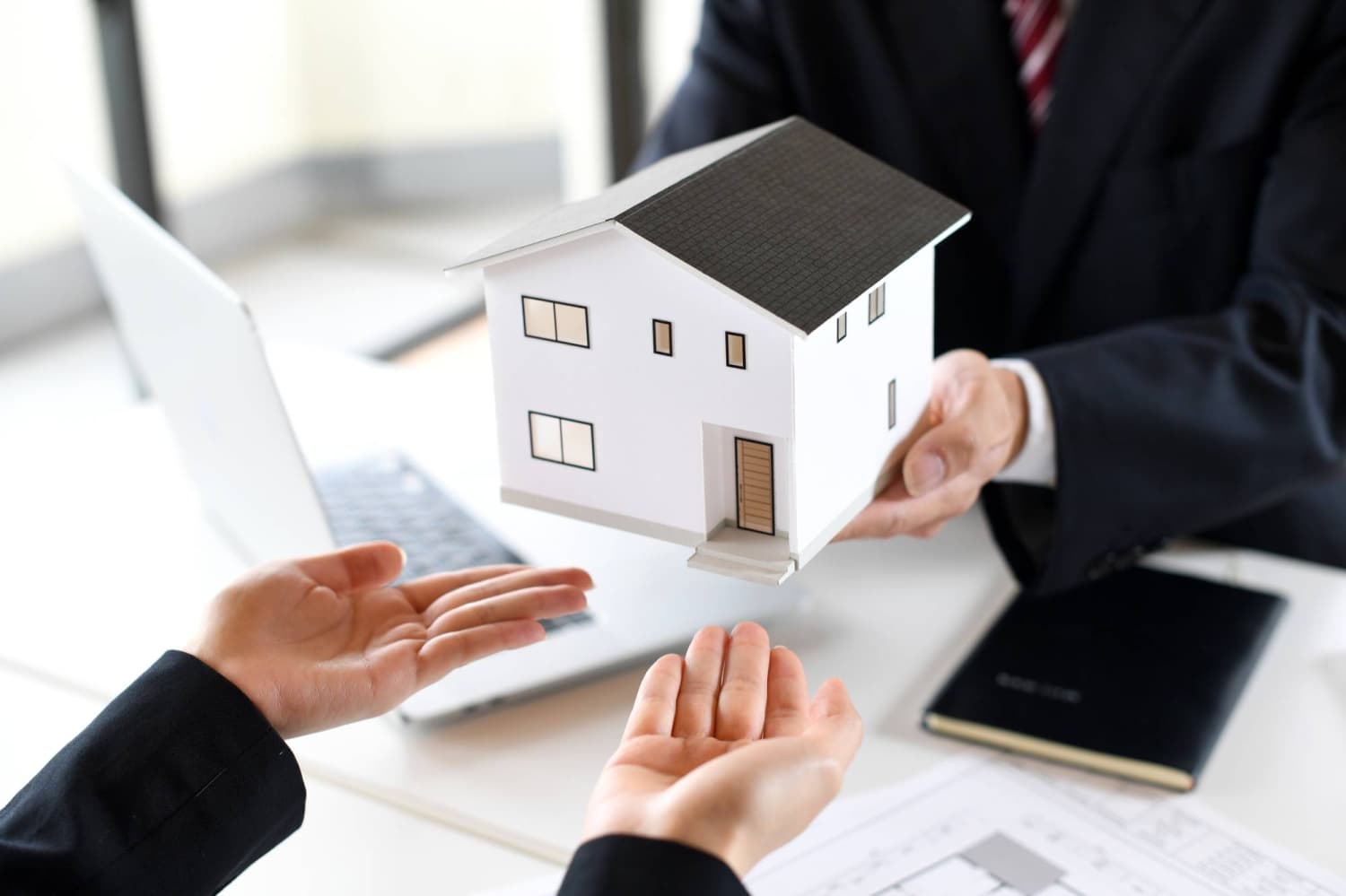 Judicial scrivener arrested over property scam in Osaka