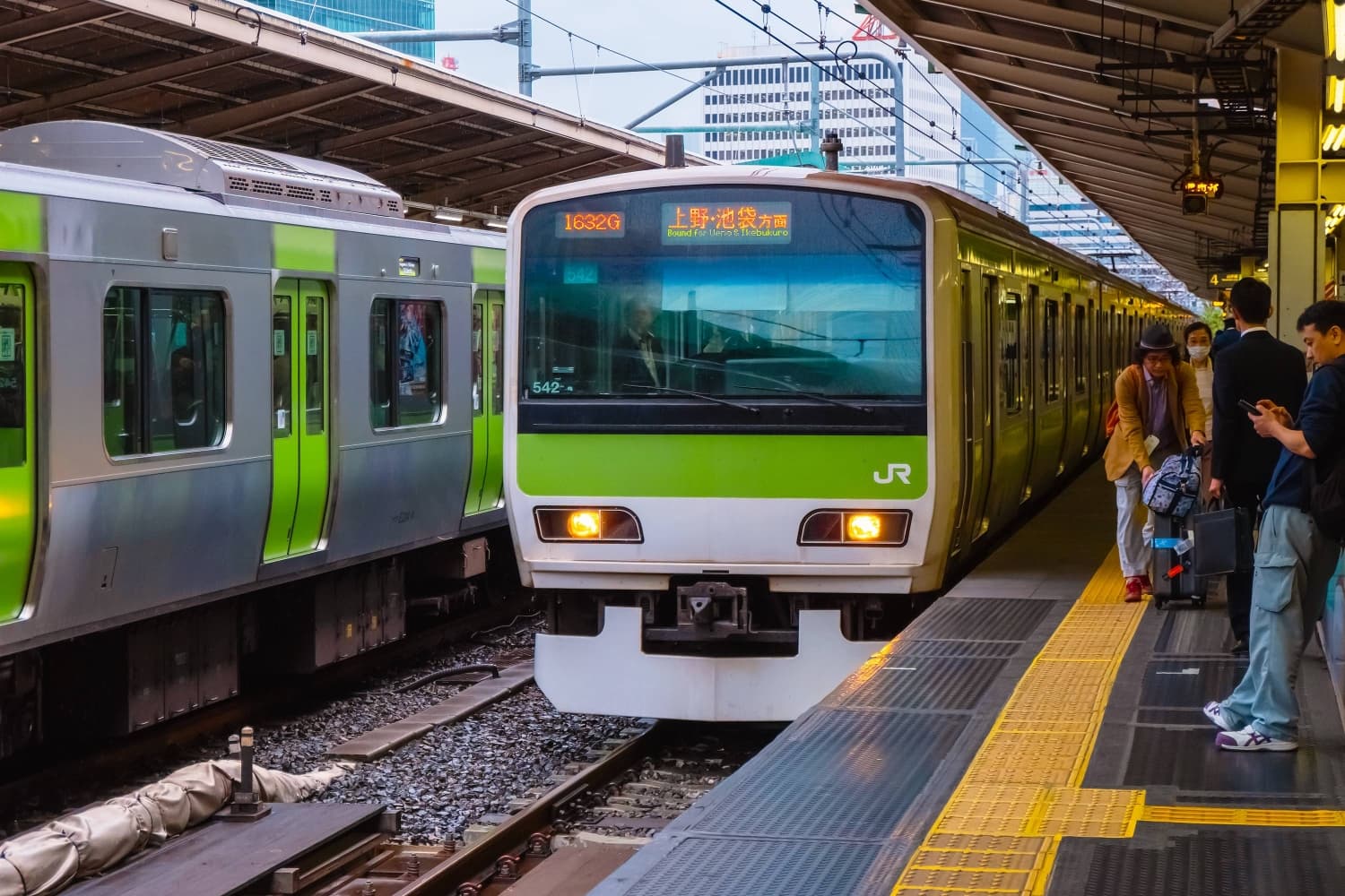 Tokyo's Yamanote Line suspended due to power outage