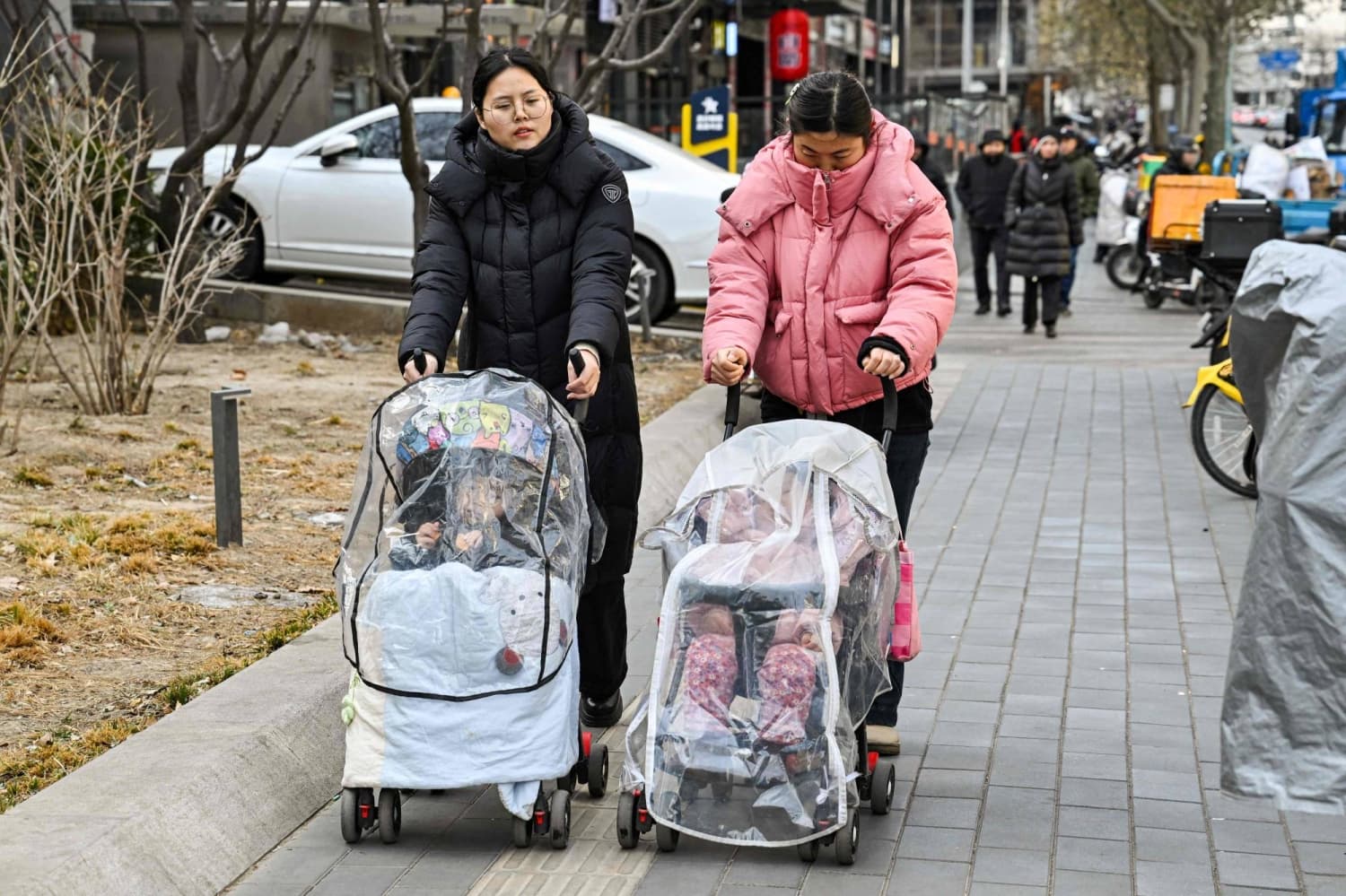 China revs up fiscal support to boost number of births