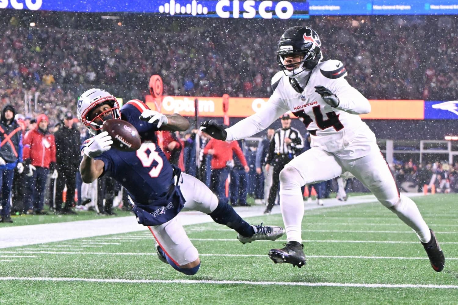 Patriots benefit from four interceptions to beat Texans and reach AFC title game