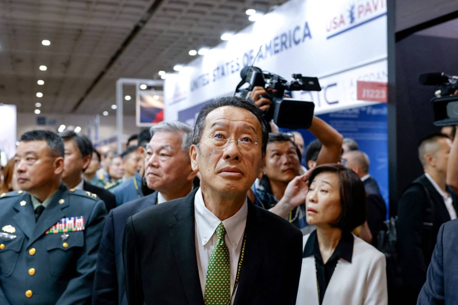 Taiwan defense minister rejects opposition's cut‑price budget and U.S. arms deadline