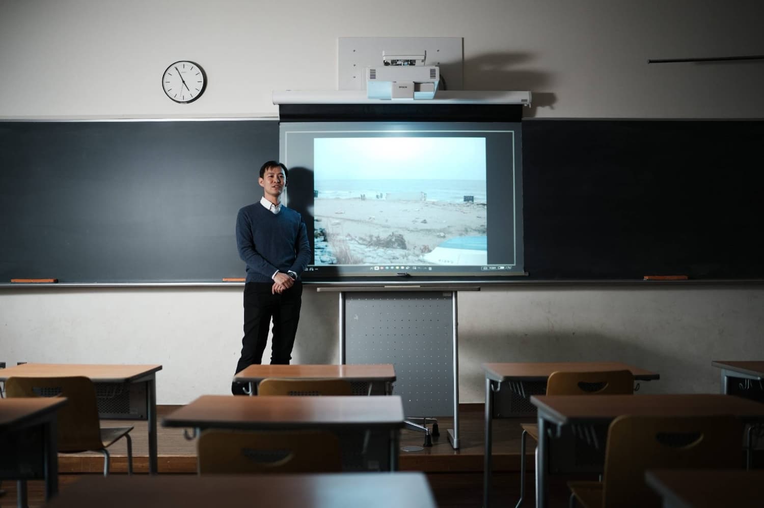 Teacher in Japan who experienced two disasters works to pass down memories