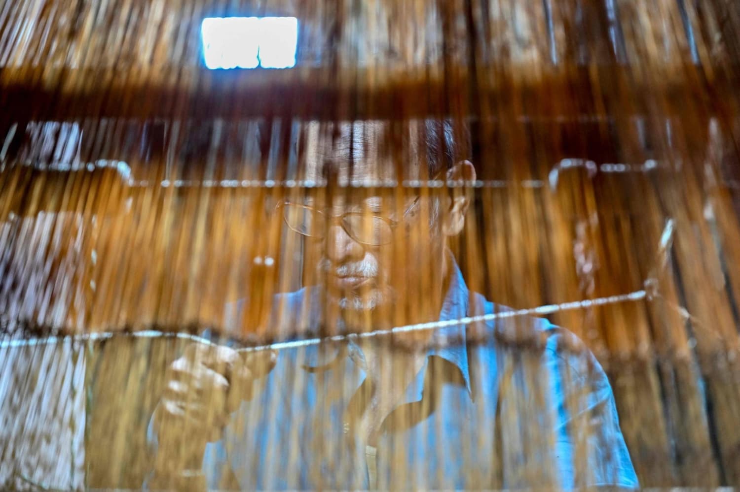 Bangladesh sari weaving tradition hangs by a thread