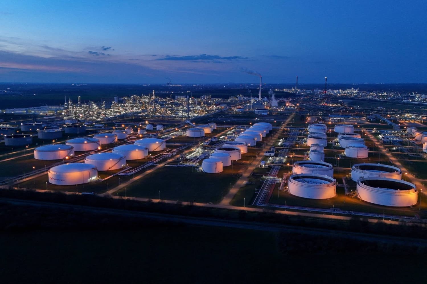 Iran war energy shock sparks global push to reduce fossil fuel dependence