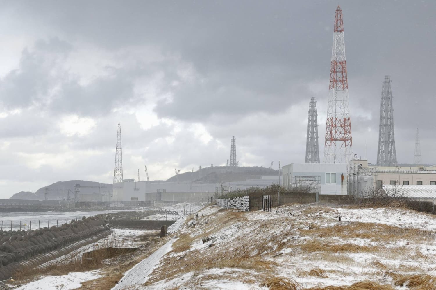 TEPCO delays operation at Niigata nuclear plant to address generator vibrations