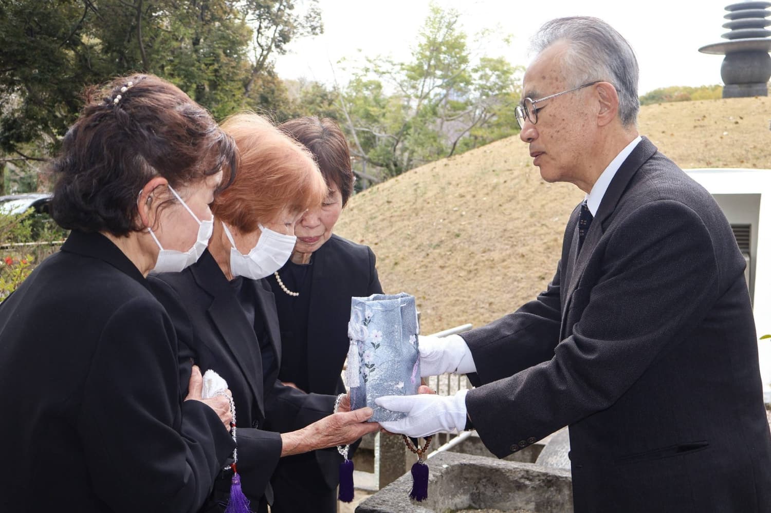 Remains of Hiroshima atomic bombing victim returned to family