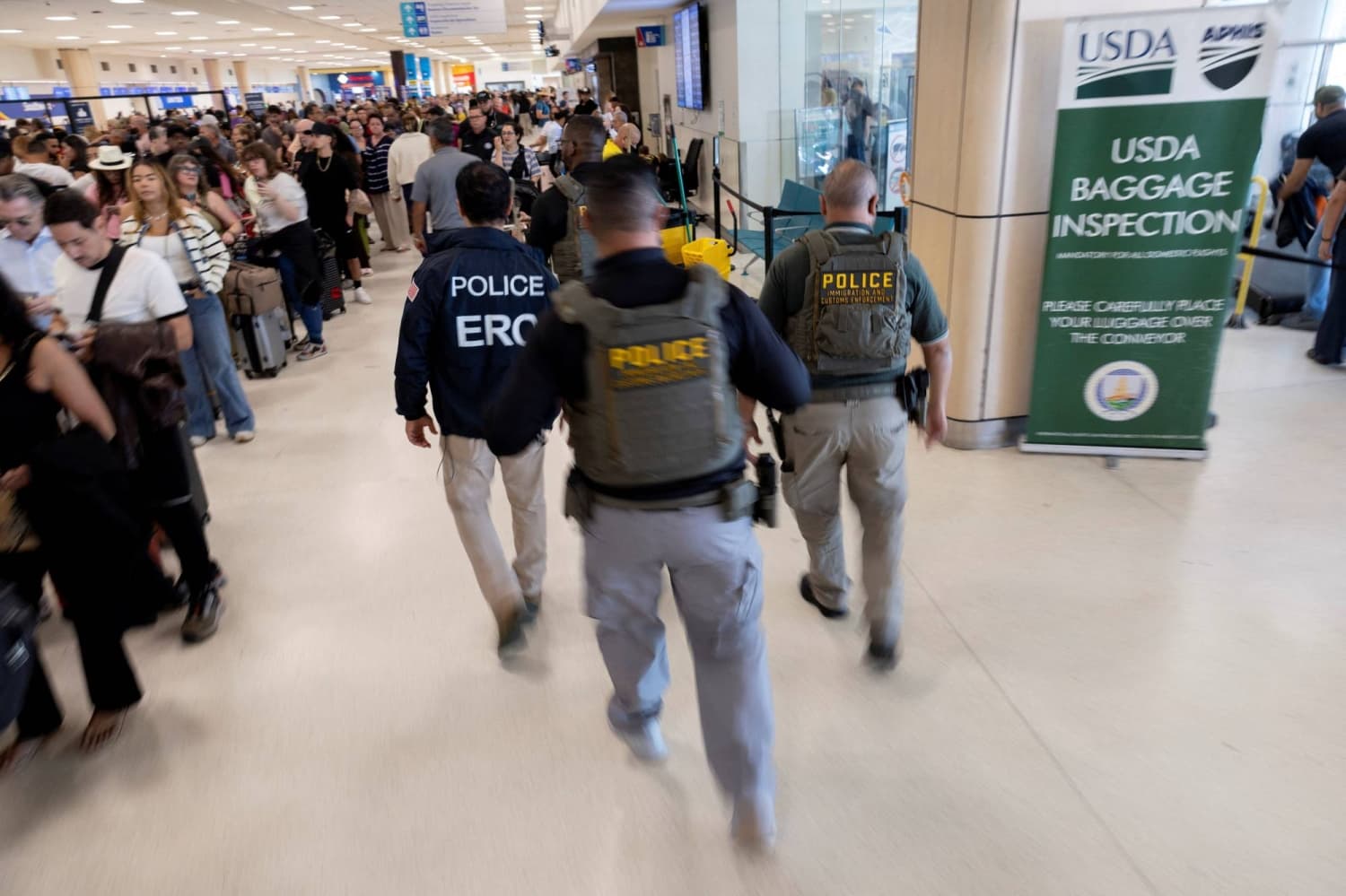 TSA says 460 airport officers quit as standoff poses major security risks