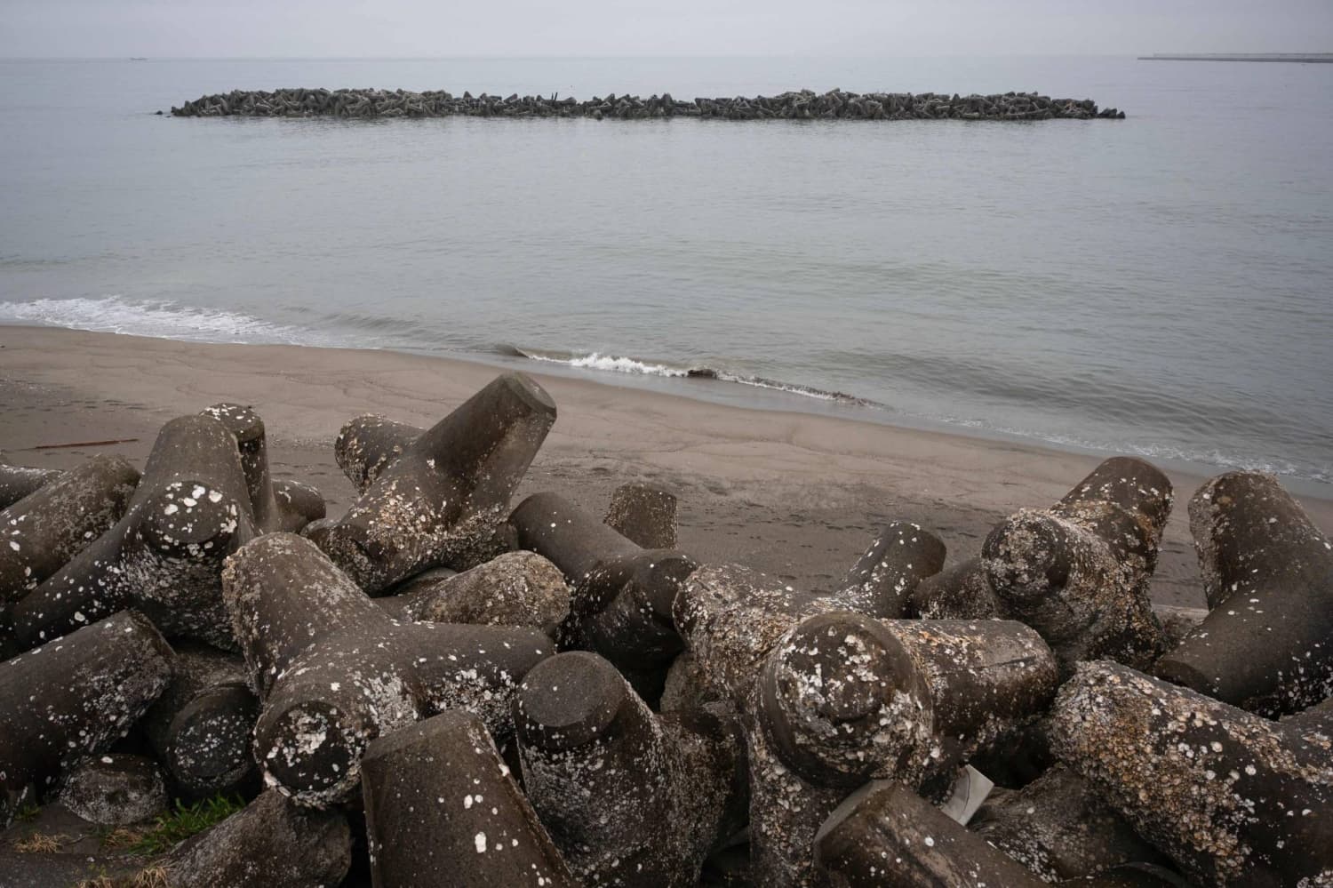 Japan lifts advisory a week after magnitude 7.7 quake