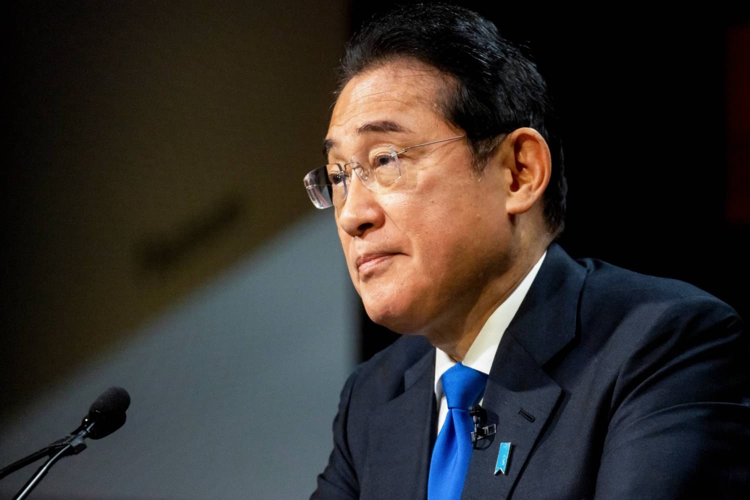 Takaichi entrusts ex-PM Kishida with letter to Philippine president